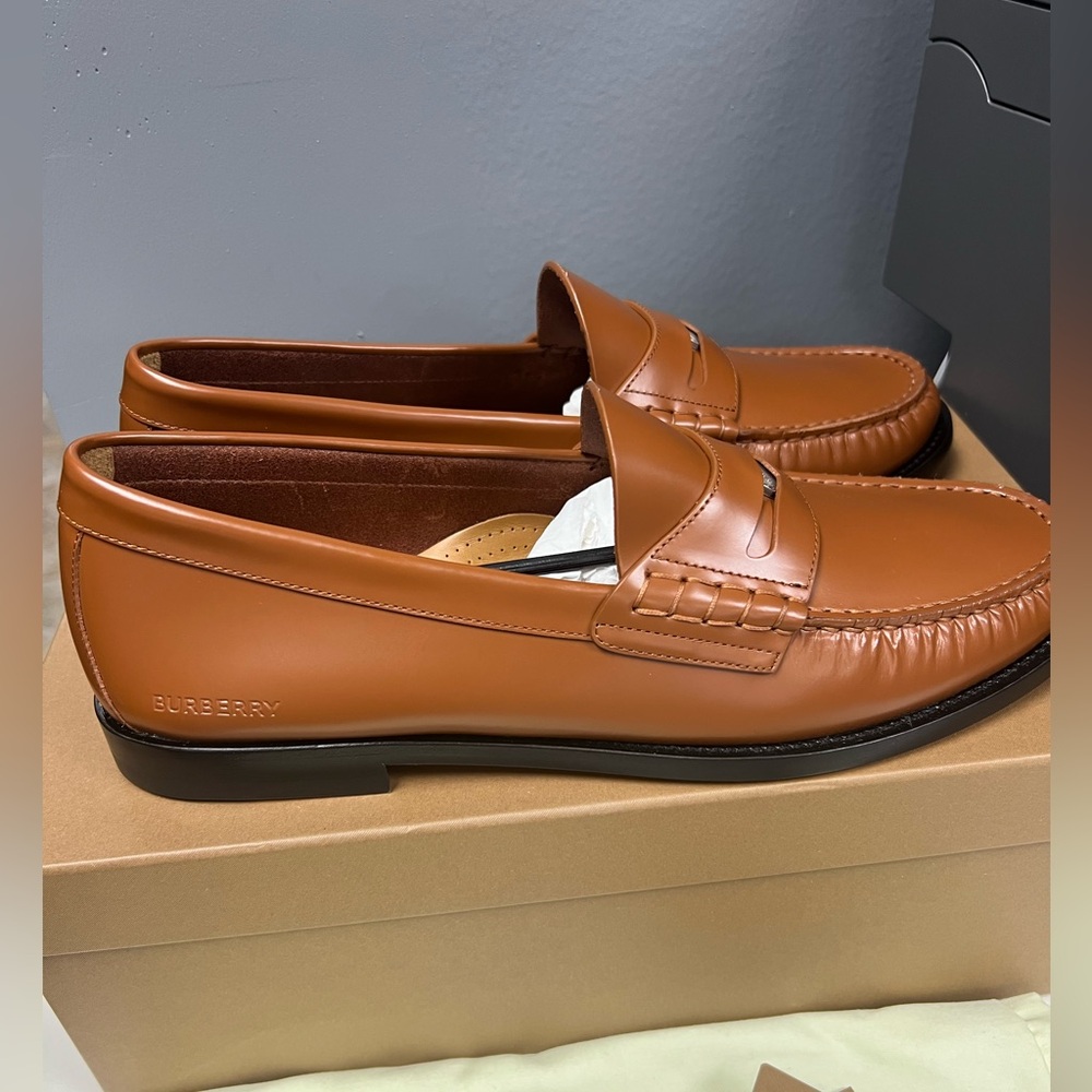 NIB- Burberry Tan Rupert’s coin Leather Loafers - Picture 5 of 12